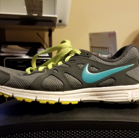 Nike Shoes - Women's size 8 Nike shoes